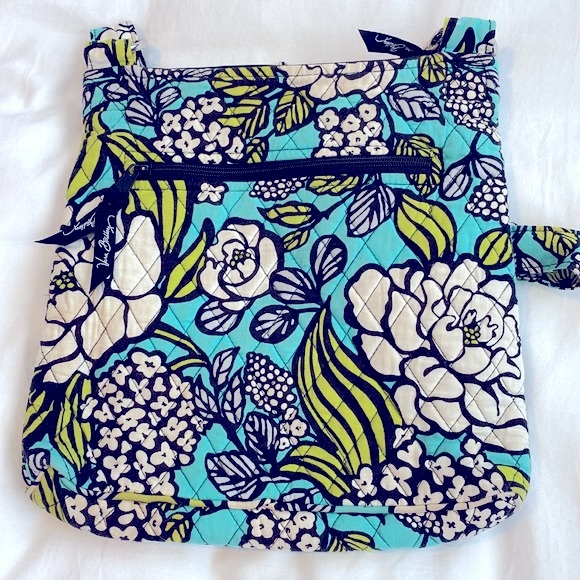Vera Bradley Iconic Hipster in Island Blooms - Picture 1 of 9